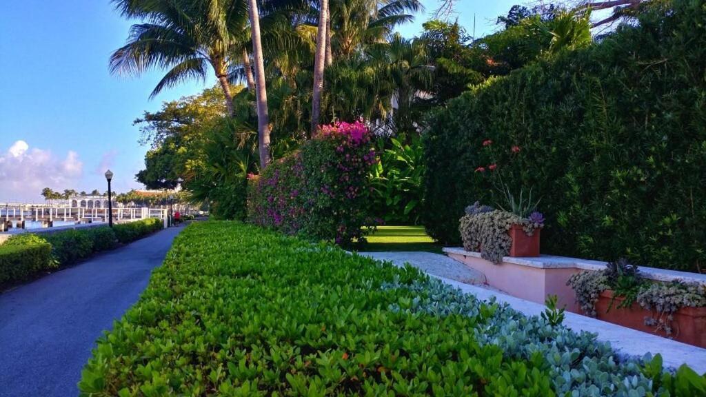 Hemingway Suites At Palm Beach Hotel Island Exterior foto